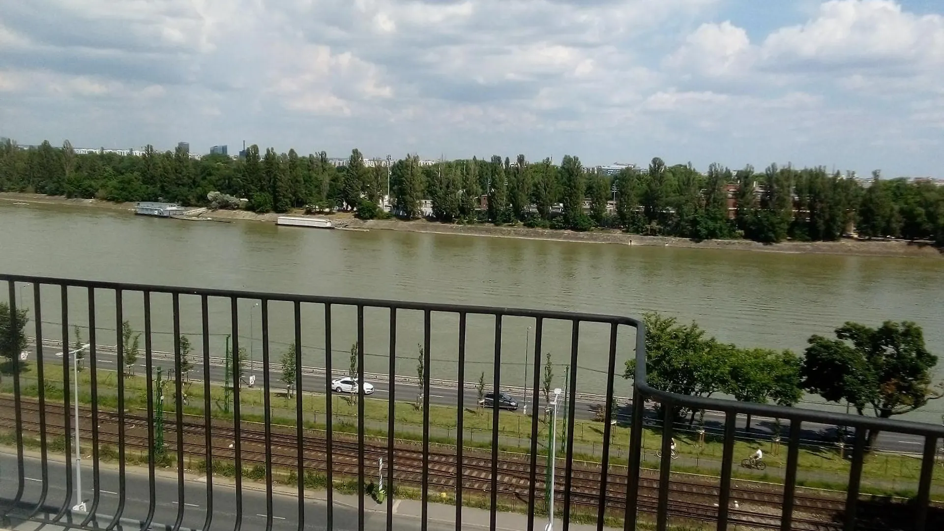 A Rooftop Near Danube And Margareth Island Budapest Apartment